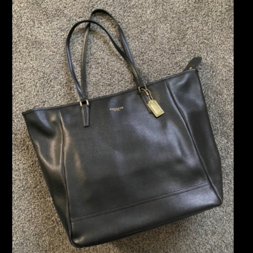 EUC Coach Saffiano City Tote - Picture 2 of 10